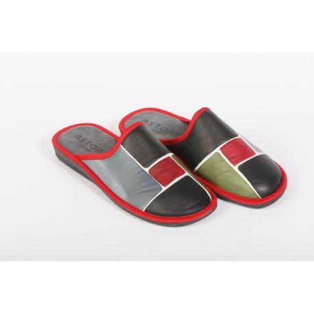 CIABATTE DA CAMERA BLACK SPIRE